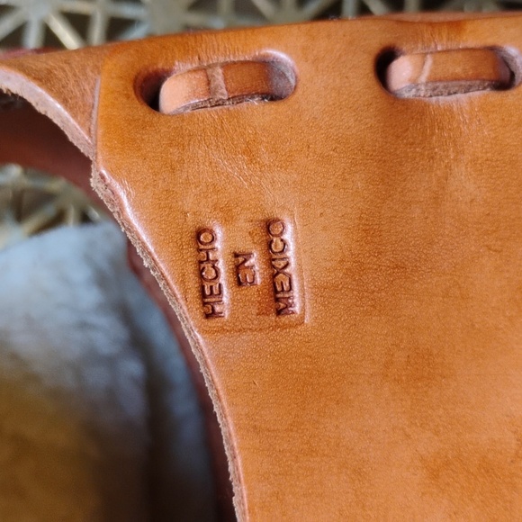 Vintage Saddle Shaped Purse - Picture 9 of 13